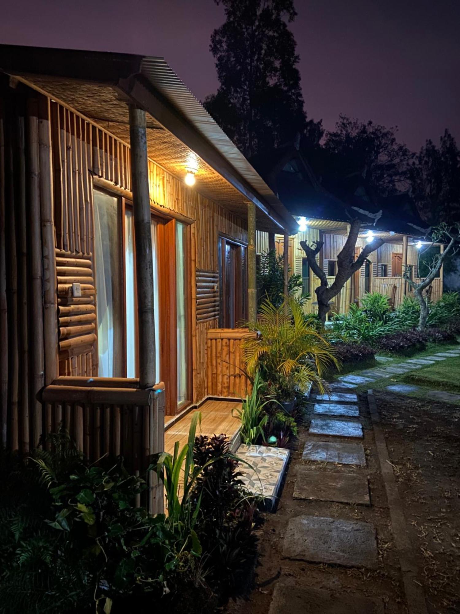 D'Yoga Bamboo House Hotel Kintamani Exterior foto
